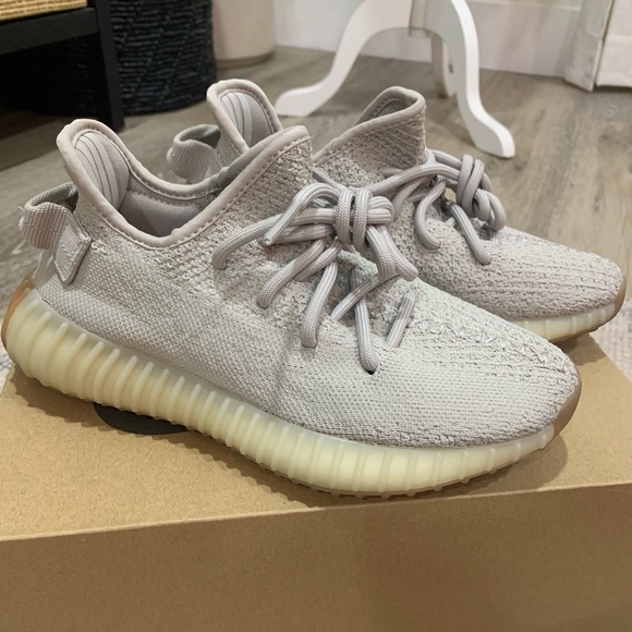 Authentic Yeezy Boost 350 V2 Sesame sz 4 - Picture 1 of 9